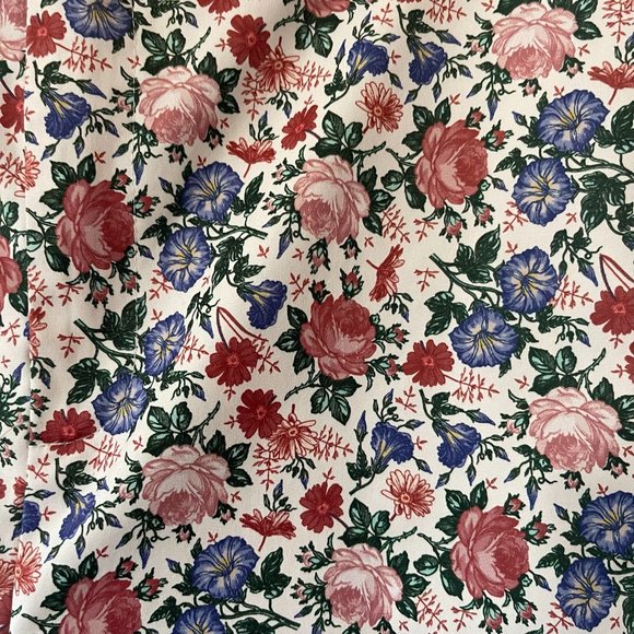 Endless Rose Floral Basic Shorts - Picture 4 of 11